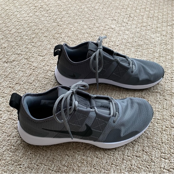 Nike Varsity Complete TR Training Athletic Shoes 10 NWOT Gray - Picture 3 of 9